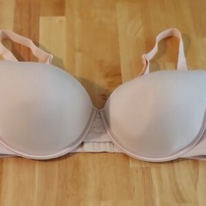 42 DD Vanity Fair underwire bra